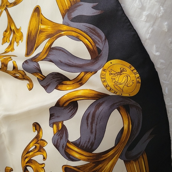 Scarf - Picture 2 of 4